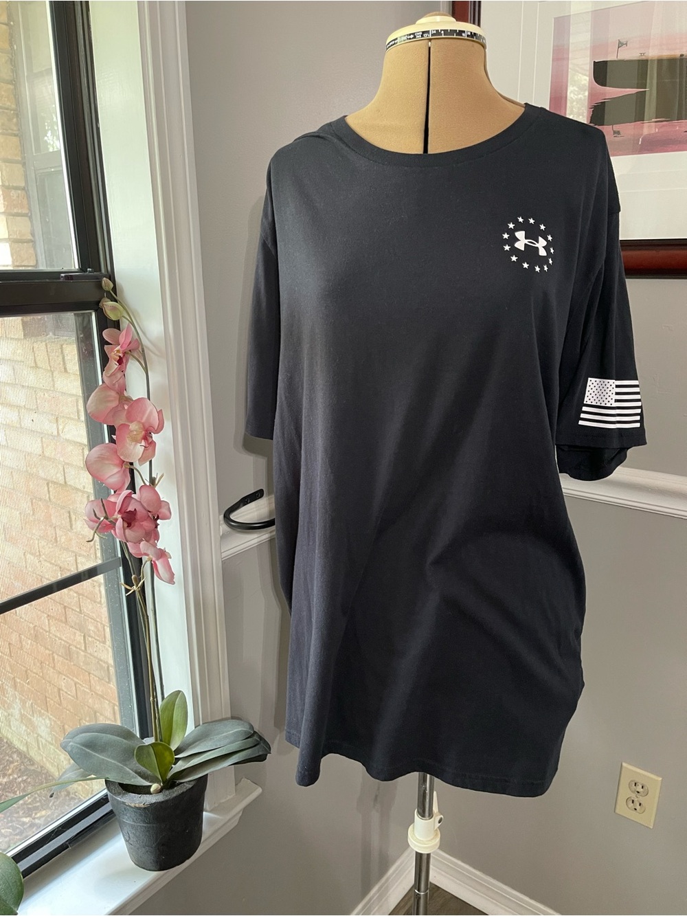 Under Armour Black Short Sleeve Women's Logo Tee with Flag Accent